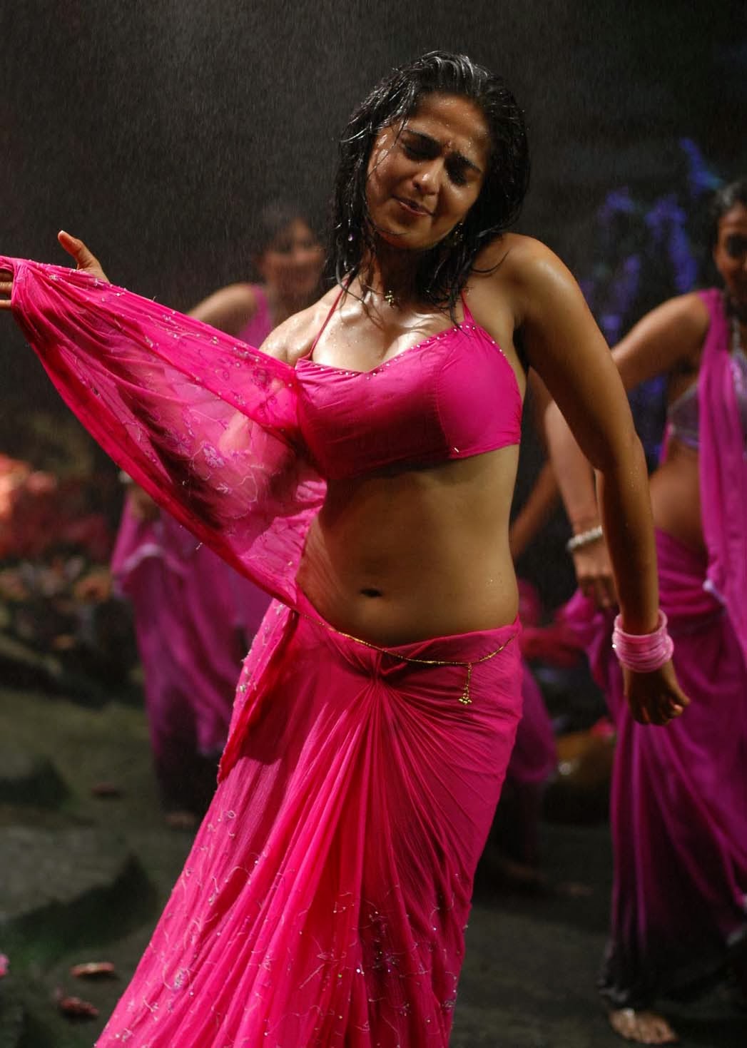 anushka navel pics anushka navel pics